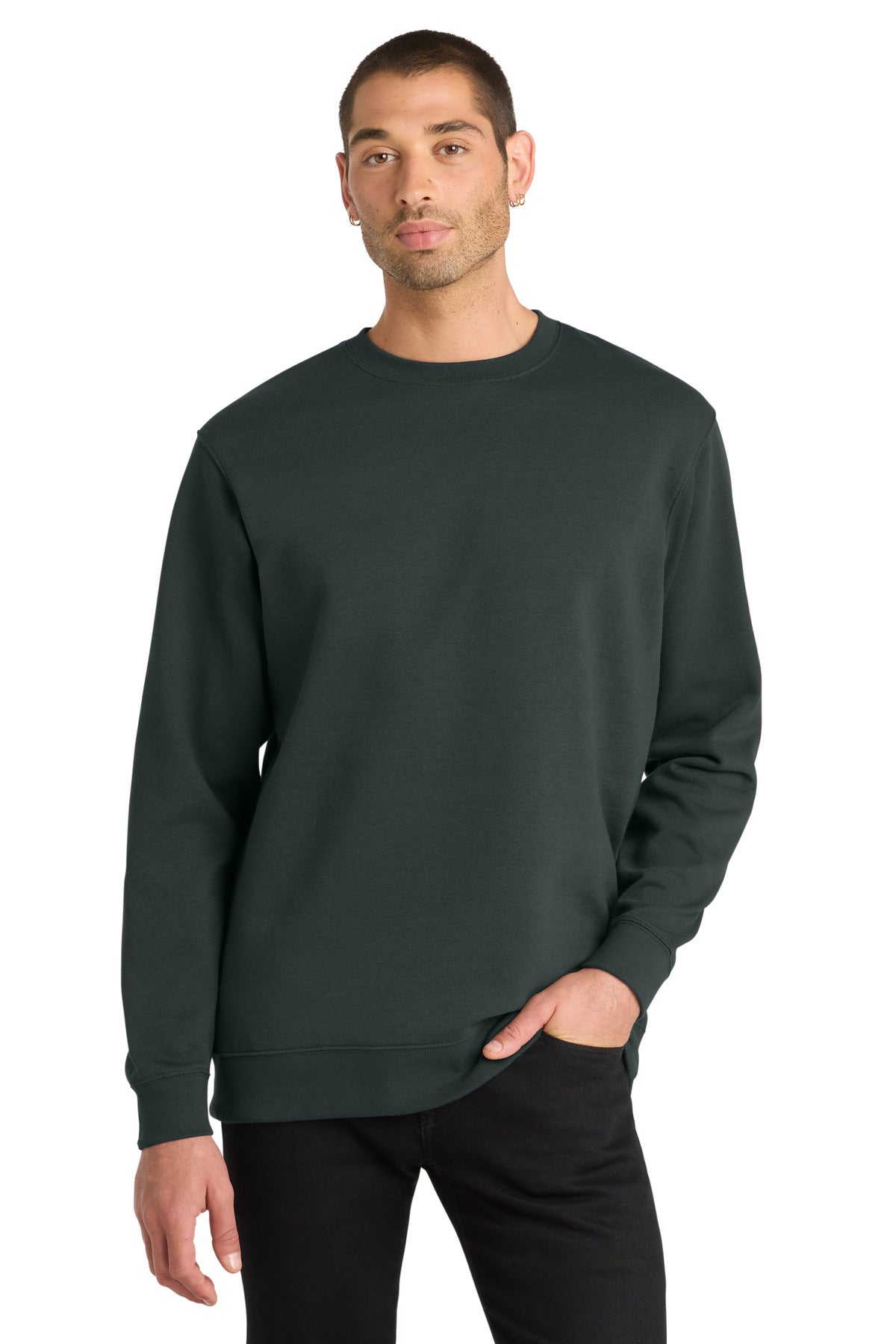 district ®  v.i.t. ™ fleece crew dt6104