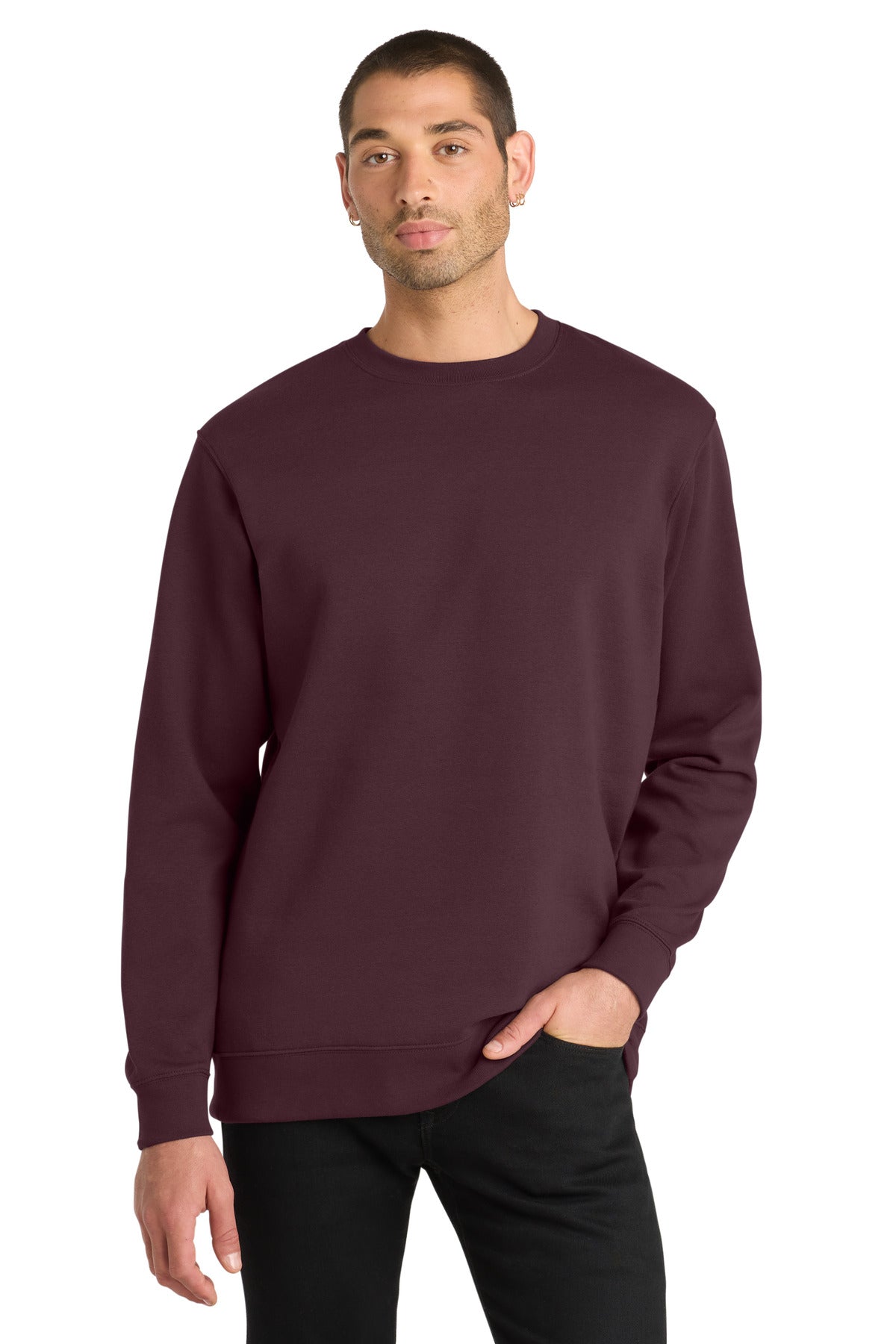 district ®  v.i.t. ™ fleece crew dt6104