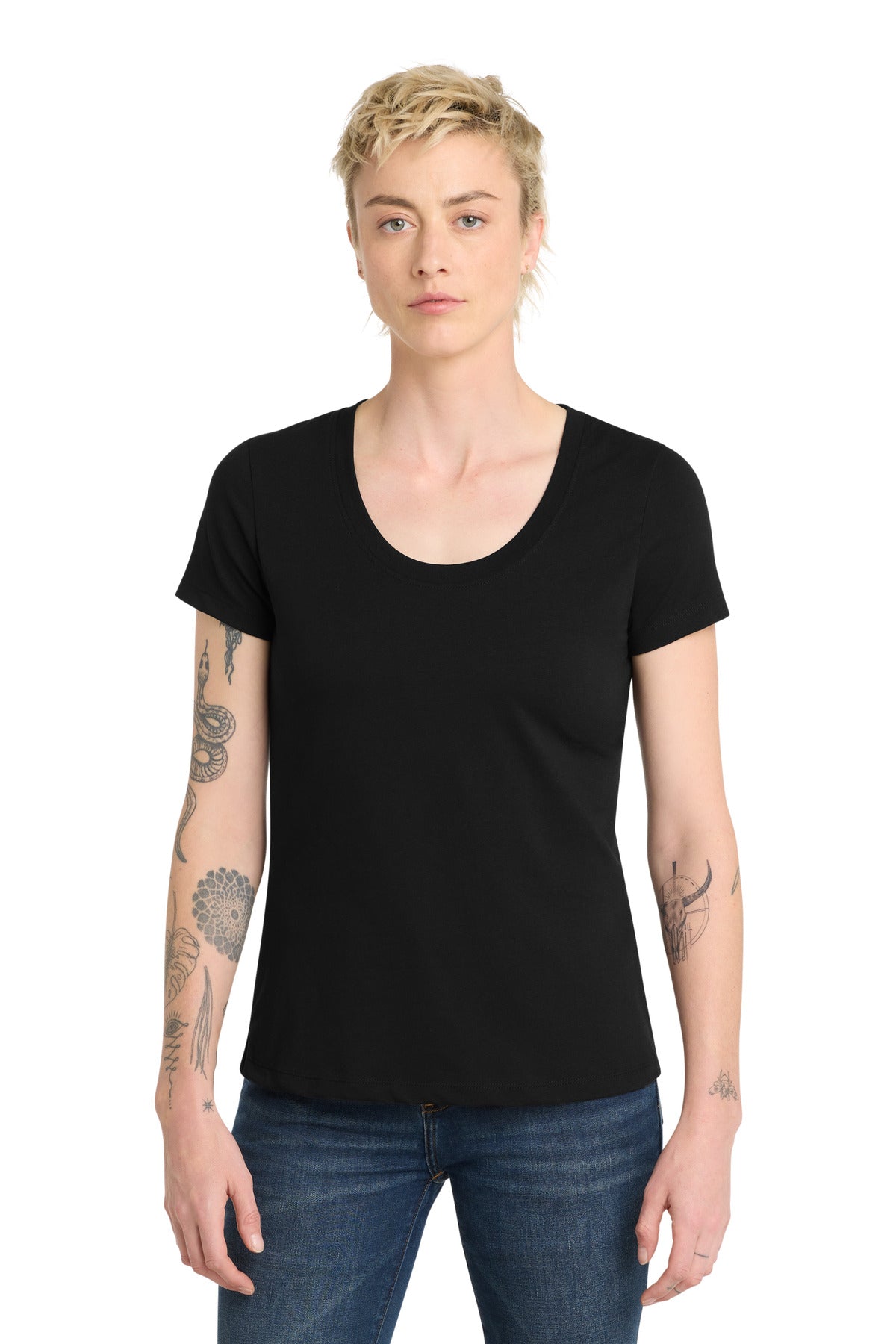 district  ®  women's flex scoop neck tee dt7501