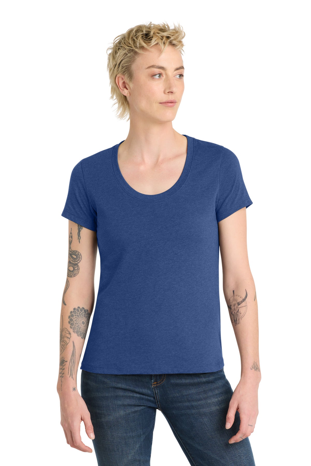 district  ®  women's flex scoop neck tee dt7501